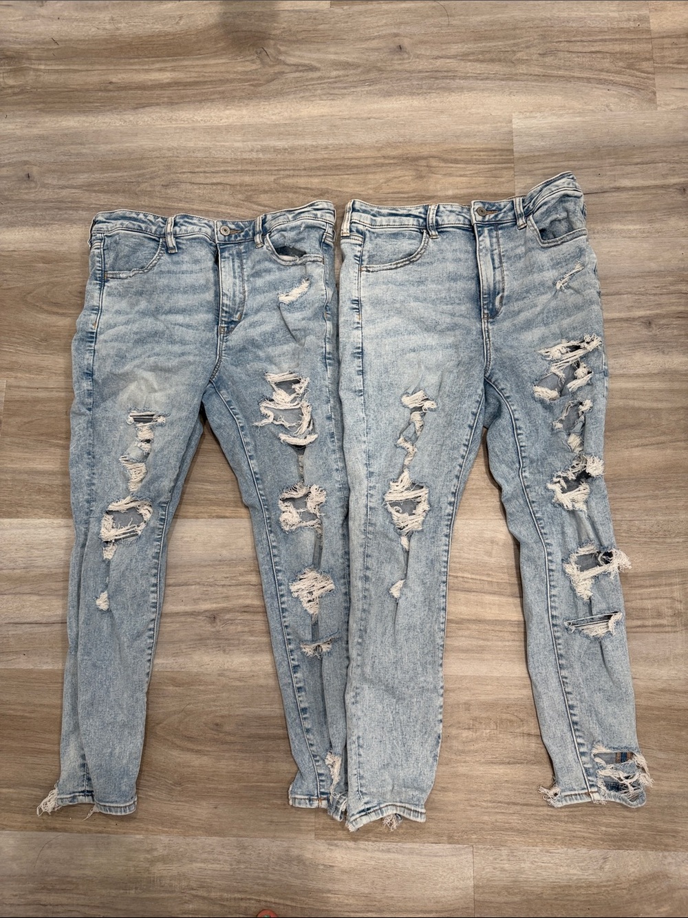 2 Pairs American Eagle Light Super Hi-Rise Jeggings Ripped Jeans Short Length